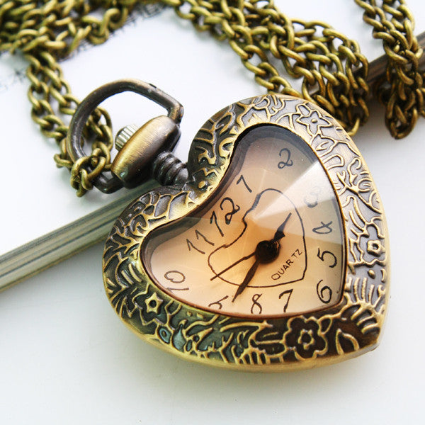 Retro Quartz Pocket Watch Love Heart Shape Glass Pendant Sweater Chain Clock Gifts