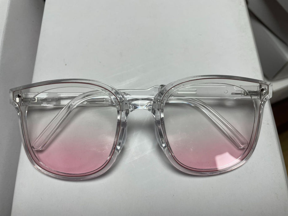 Folding sunglasses for sun shading and UV protection