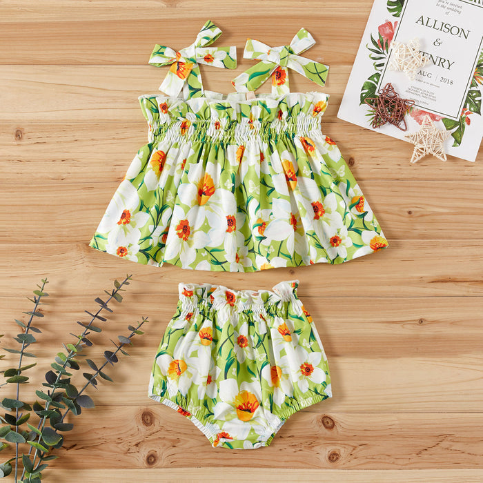 Two piece set of strawberries with broken flowers