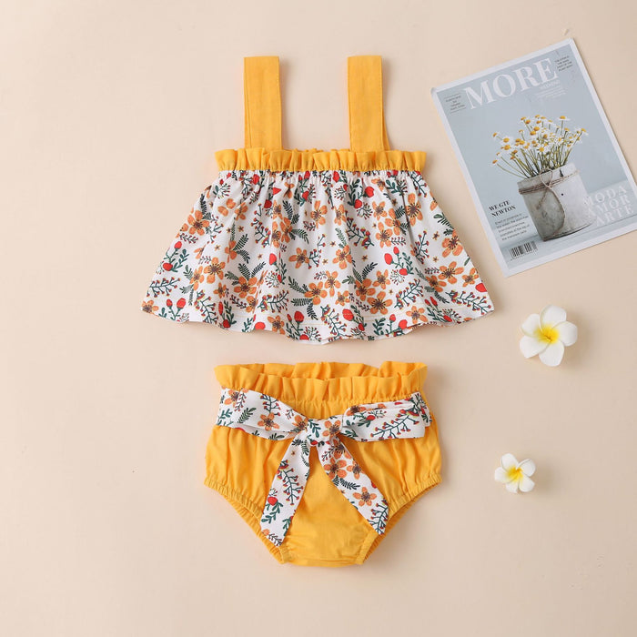 Girls' yellow suspender small floral clothes + shorts two-piece set