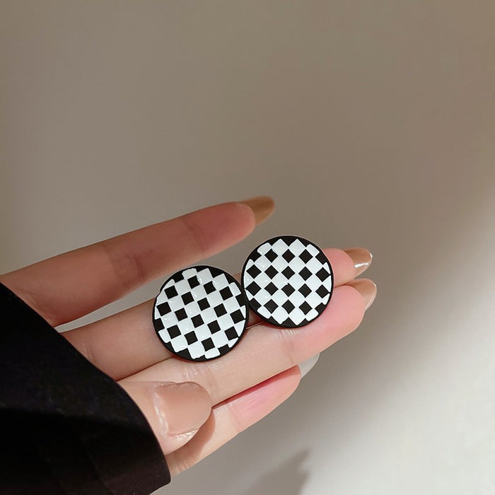 New Fashion Personalized Oil Dripping Checkerboard Love Earrings