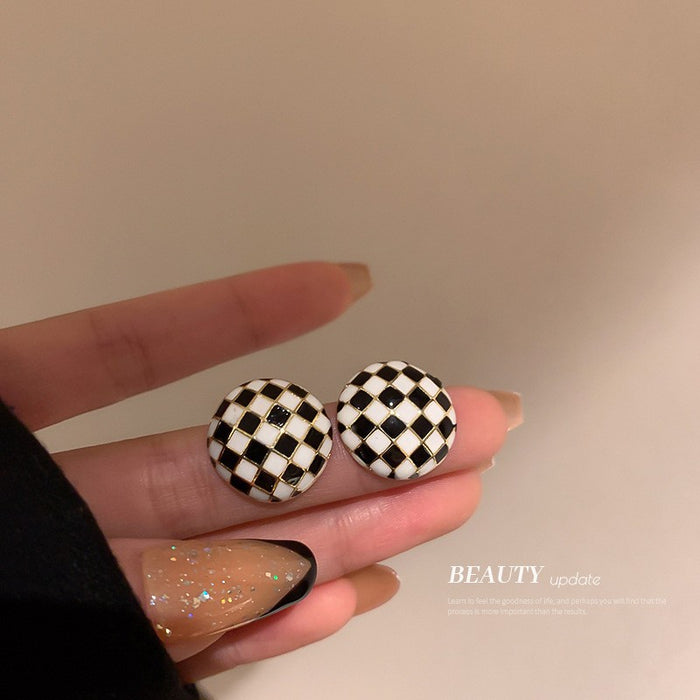 New Fashion Personalized Oil Dripping Checkerboard Love Earrings