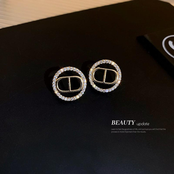 New Women's Jewelry Light Luxury Retro Earrings