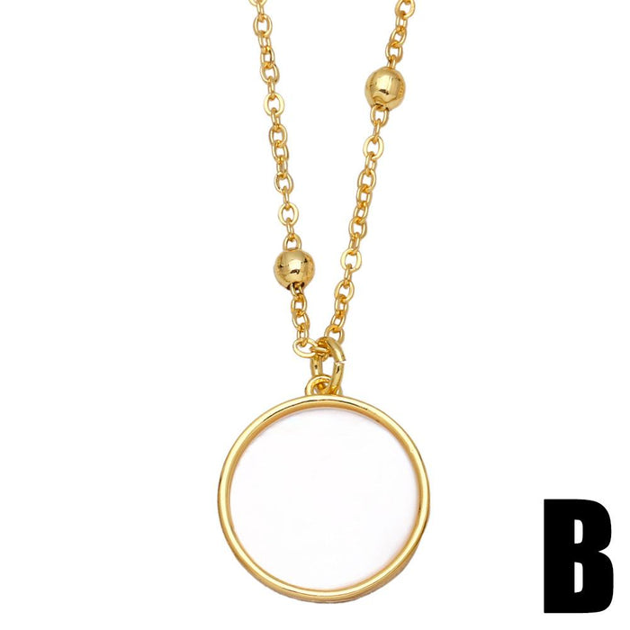 Light Luxury Retro Geometric White Shell Necklace Designed By A Small Group