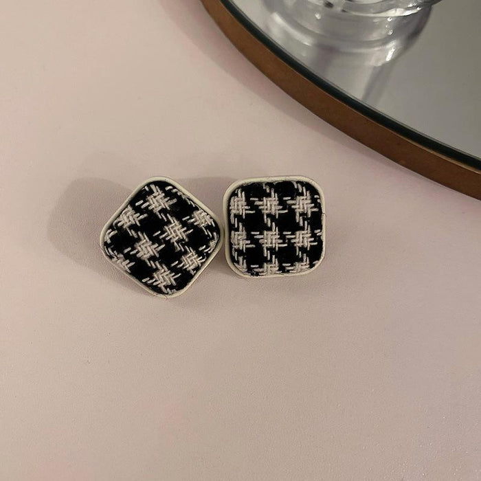 New Fashion Personalized Oil Dripping Checkerboard Love Earrings