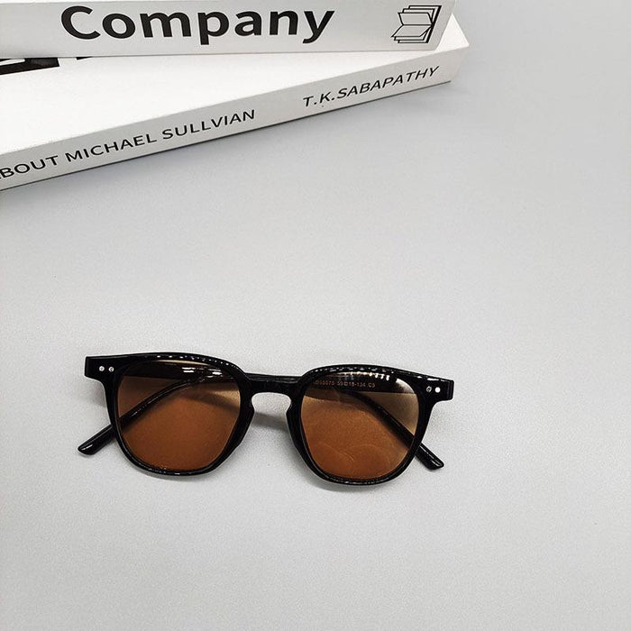 Fashionable Personalized Nail Black Sunglasses