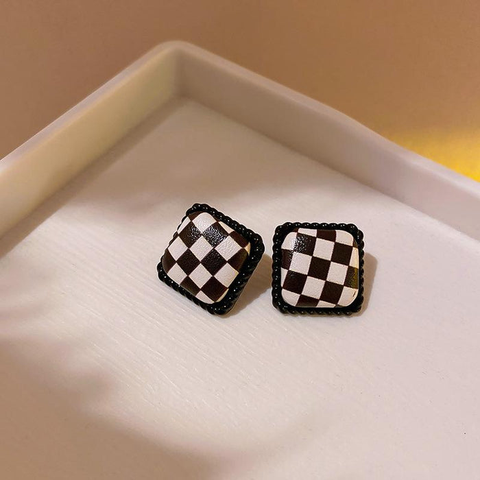 New Fashion Personalized Oil Dripping Checkerboard Love Earrings