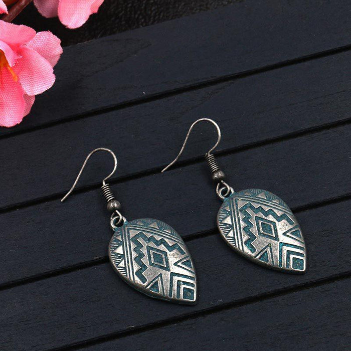 Women's Vintage Heart Shaped Alloy Pendant Hook Earrings