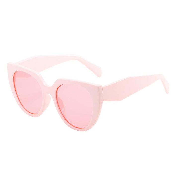 Beautiful cat's Eye Sunglasses with diamond shaped legs