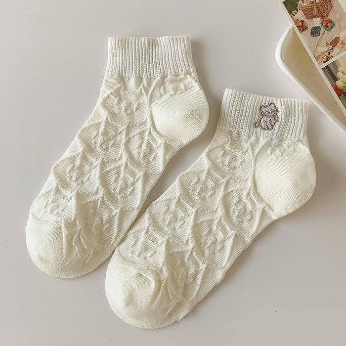 New Three-dimensional Embossed White Women's Socks