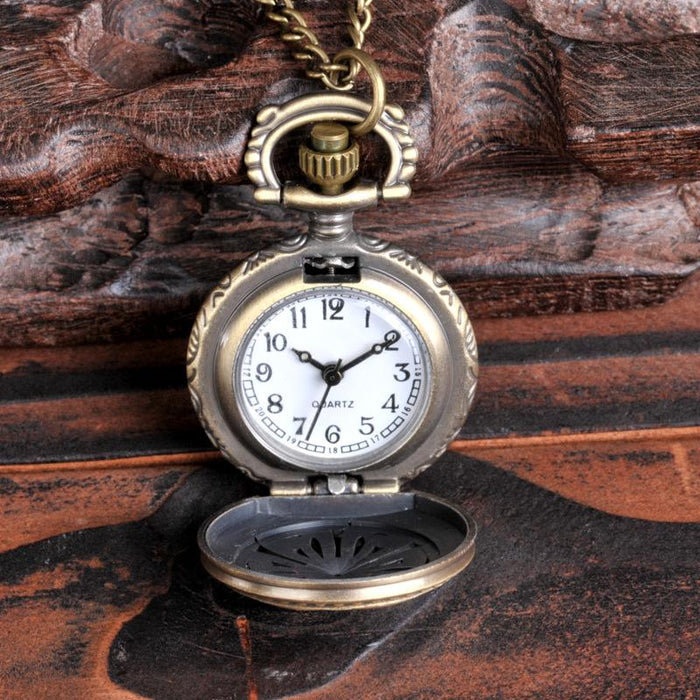 Vintage Hollowed Out Flower Small Bronze Pocket Watch Ll3728