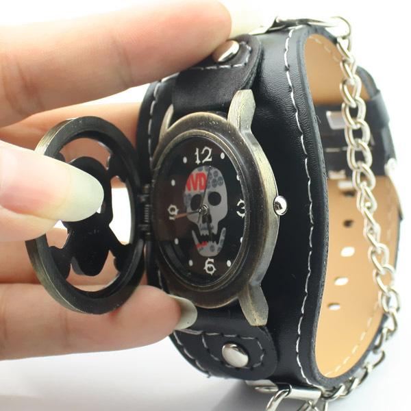 Men's Skull Watch Clamshell Creative Wristwatch Men Bracelet Watches