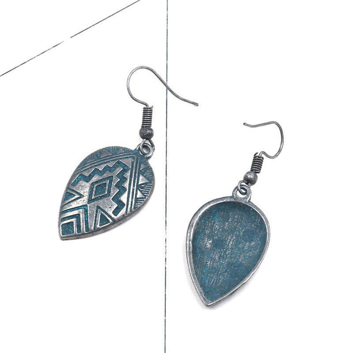 Women's Vintage Heart Shaped Alloy Pendant Hook Earrings