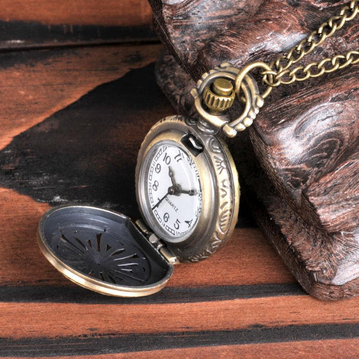 Vintage Hollowed Out Flower Small Bronze Pocket Watch Ll3728