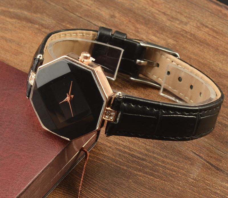 New Quartz Leather Watch Women Fashion Wristwatch