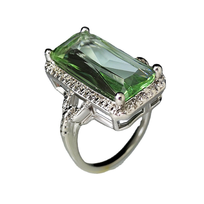 Exaggerated Personality Olive Green Haoshi Ring
