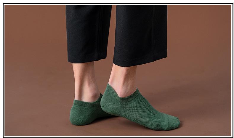Casual Men's Solid Color Mesh Sweat Absorbing Breathable Invisible Socks