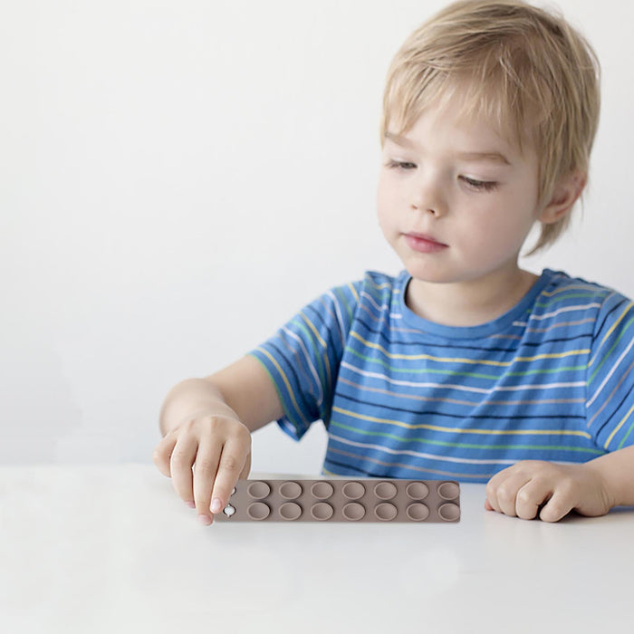 Children's suction cups can be connected to silicone pressure relief toys