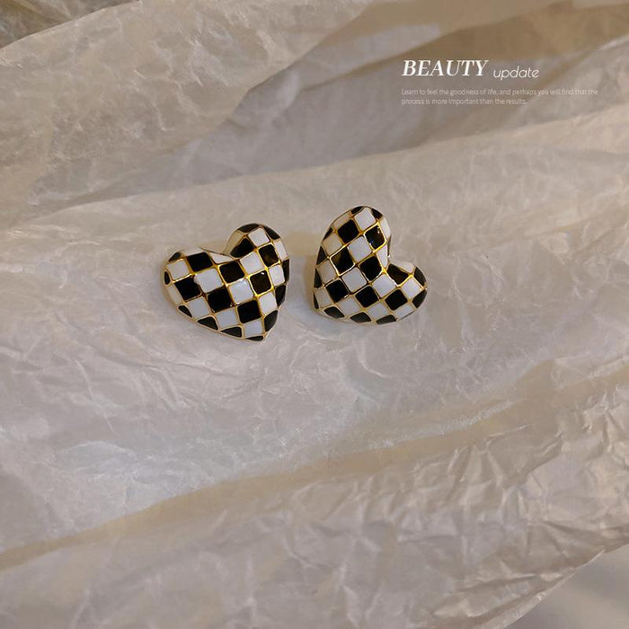 New Fashion Personalized Oil Dripping Checkerboard Love Earrings