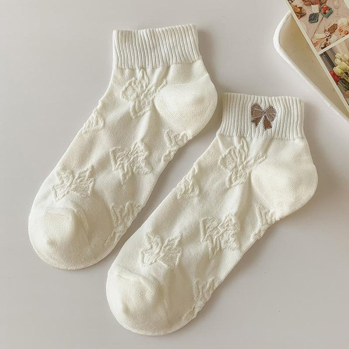 New Three-dimensional Embossed White Women's Socks