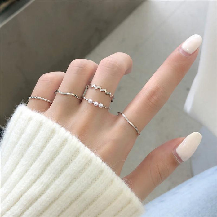 Wavy ring