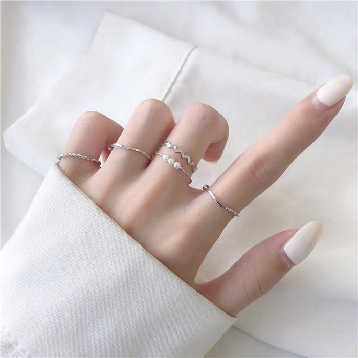 Wavy ring