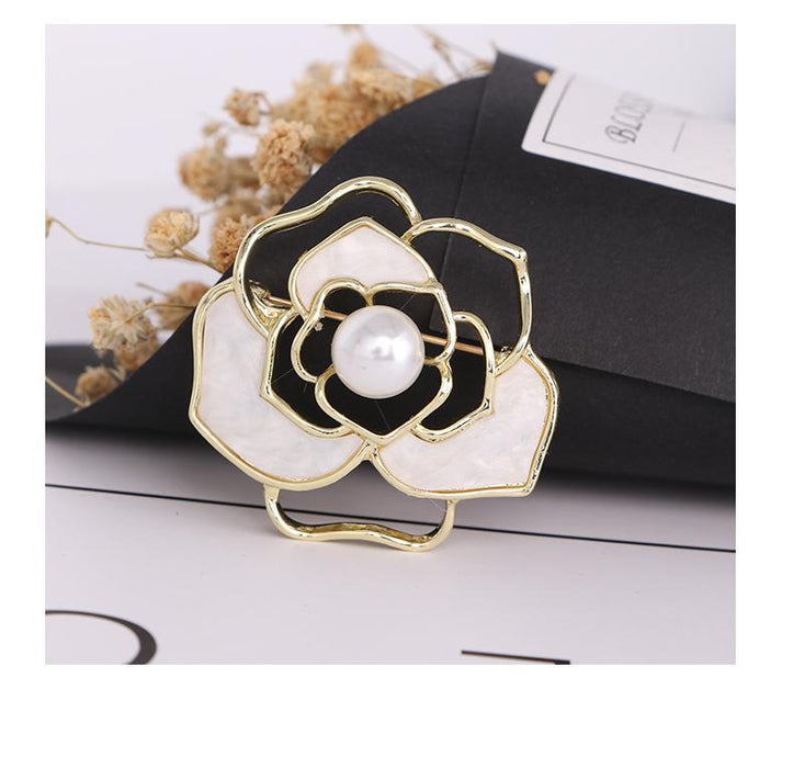 New Hollow Brooch Women's Pin Clothing Accessories