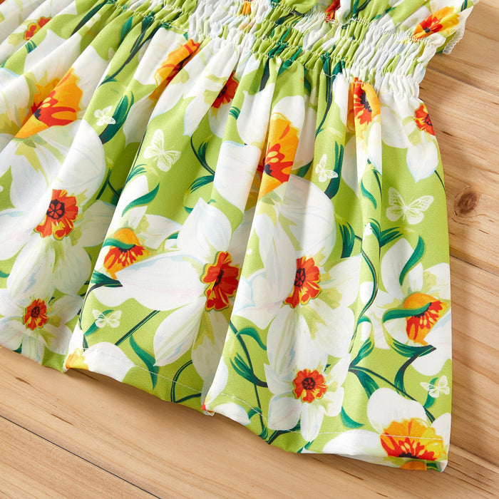 Two piece set of strawberries with broken flowers