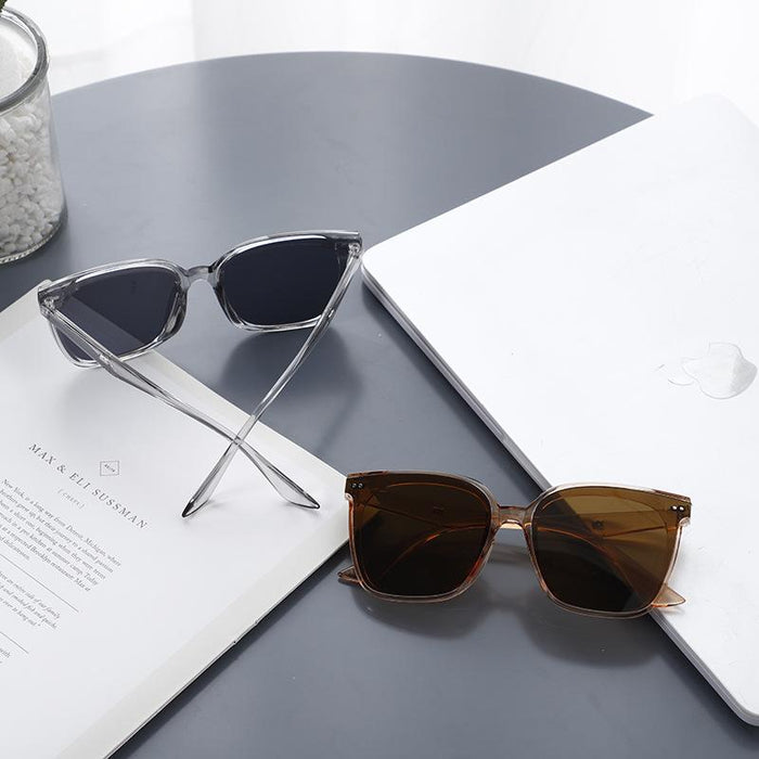 Men's and women's sunscreen Sunglasses