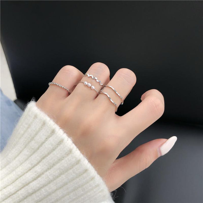 Wavy ring