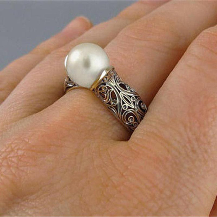 Exquisite Pearl Inlaid Female Ring