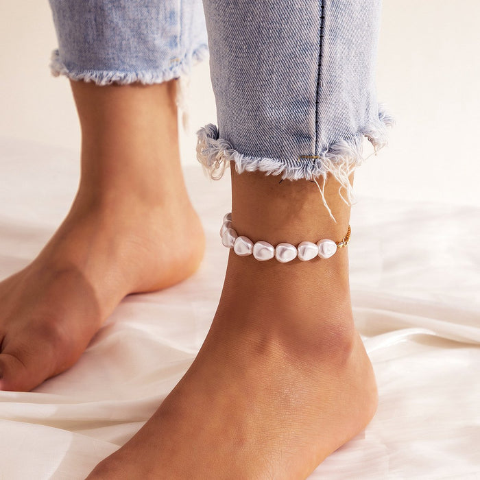 Asymmetric Imitation Pearl Single Leg Chain