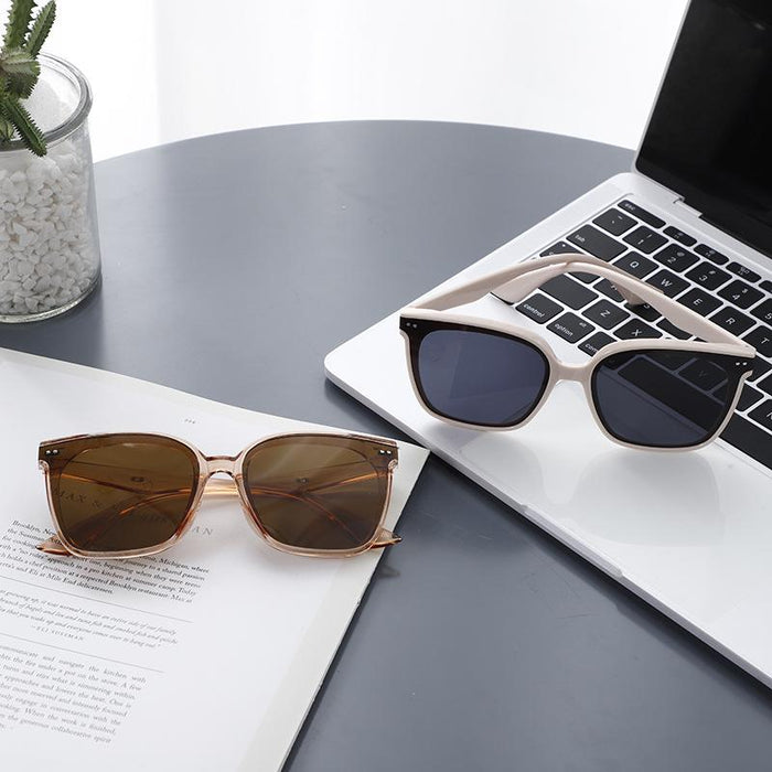 Men's and women's sunscreen Sunglasses