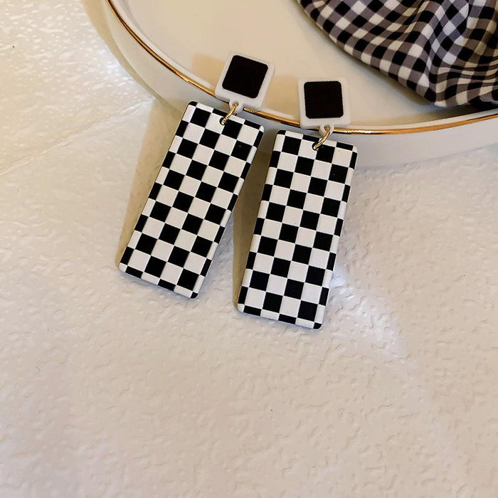 New Fashion Personalized Oil Dripping Checkerboard Love Earrings