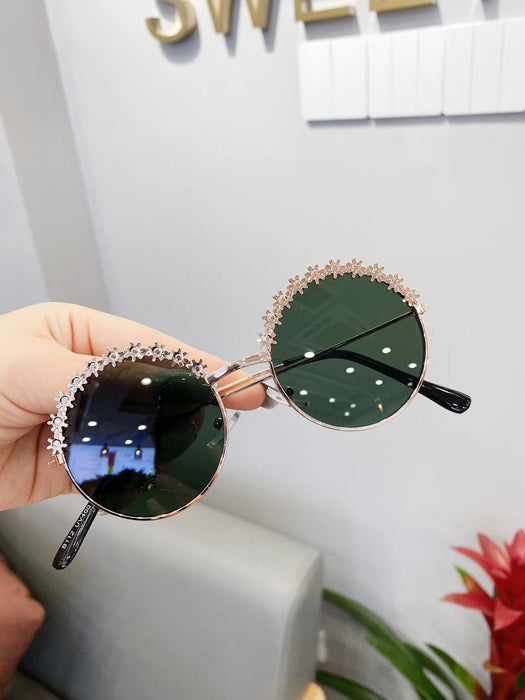 Metallic texture of children's flower Sunglasses