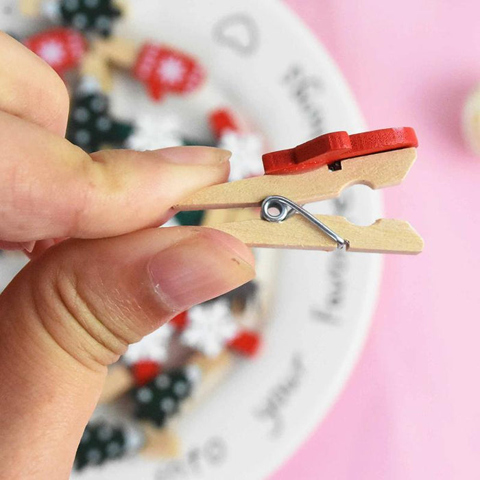 20Pcs/Lot Christmas Tree Elk Goves Wood Clips