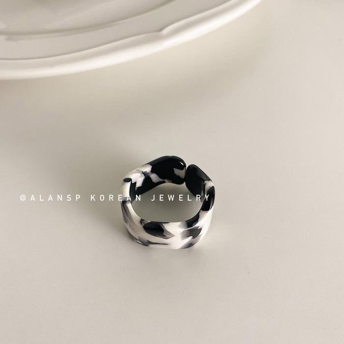 Vintage Small Acrylic Tree Open Ring