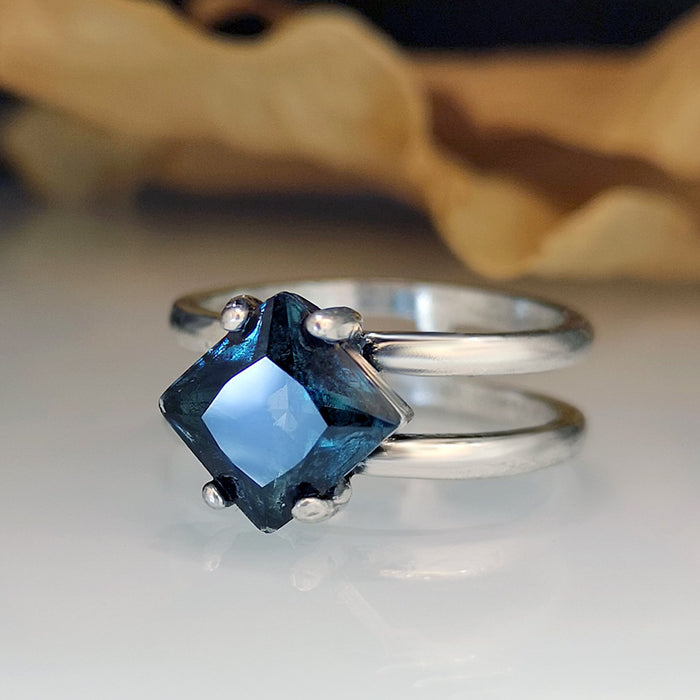 Ins Creative Vintage Blue Zircon Ring