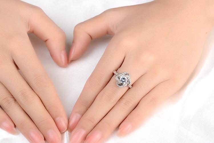 Fashion Temperament Versatile Rotating Ring Tail Ring
