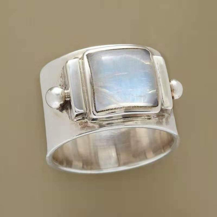 Retro Fashion Moonstone Commemorative Ring