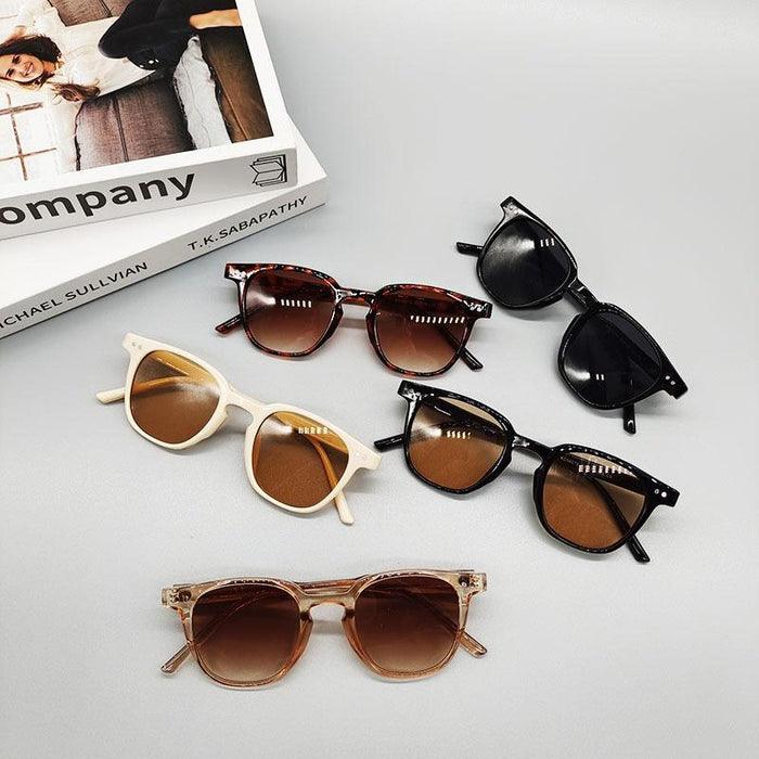 Fashionable Personalized Nail Black Sunglasses