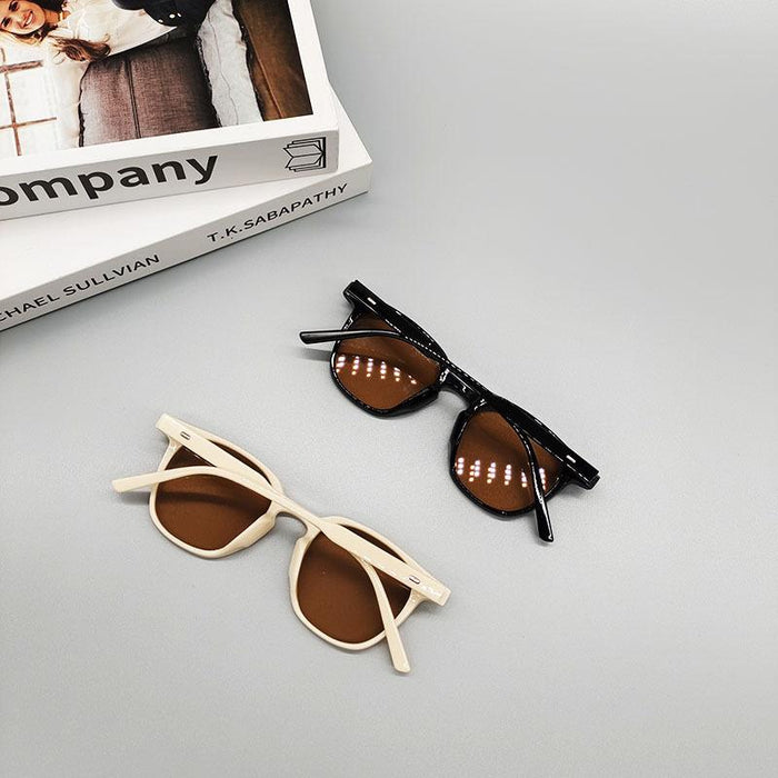 Fashionable Personalized Nail Black Sunglasses