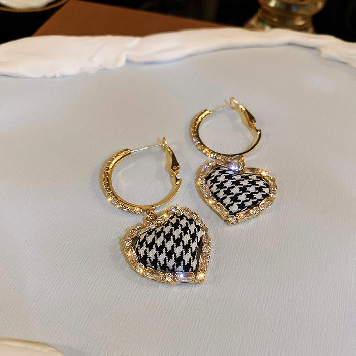 New Fashion Personalized Oil Dripping Checkerboard Love Earrings