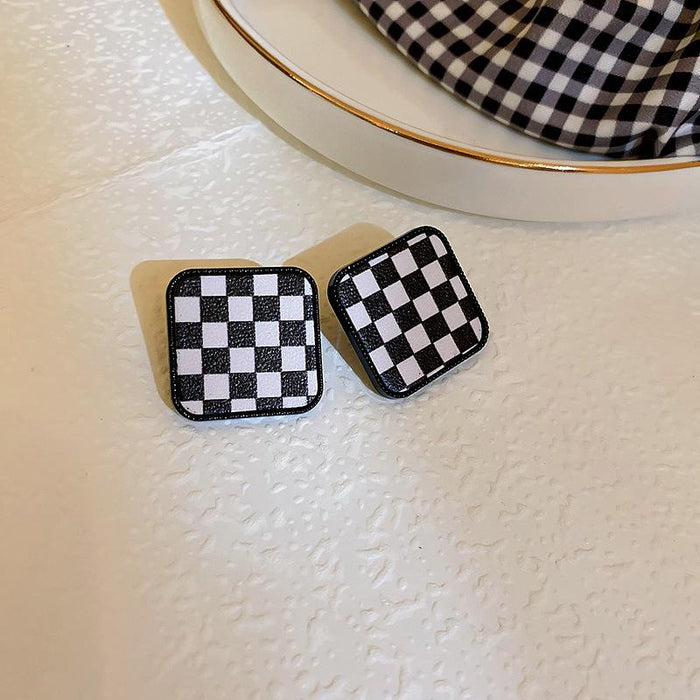 New Fashion Personalized Oil Dripping Checkerboard Love Earrings