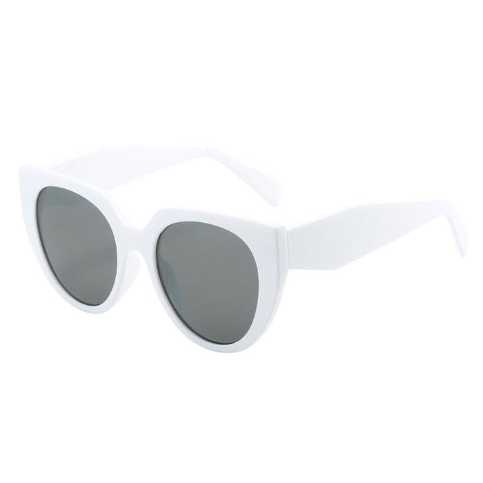 Beautiful cat's Eye Sunglasses with diamond shaped legs