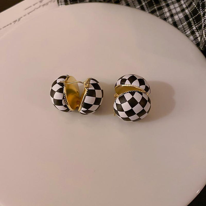 New Fashion Personalized Oil Dripping Checkerboard Love Earrings