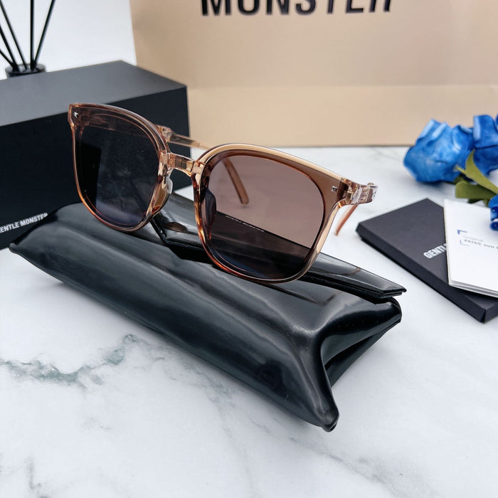 Folding sunglasses for sun shading and UV protection