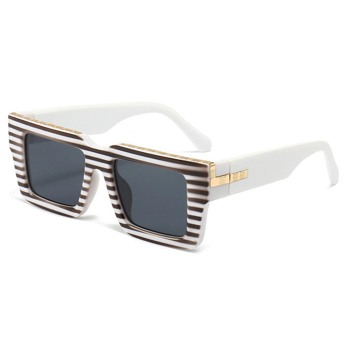 Contrast box sunglasses and sunglasses