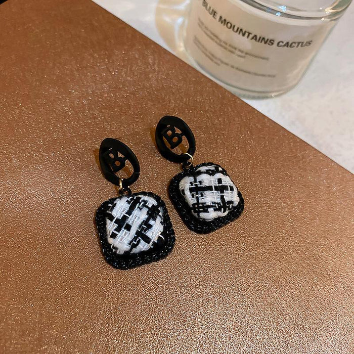 New Fashion Personalized Oil Dripping Checkerboard Love Earrings