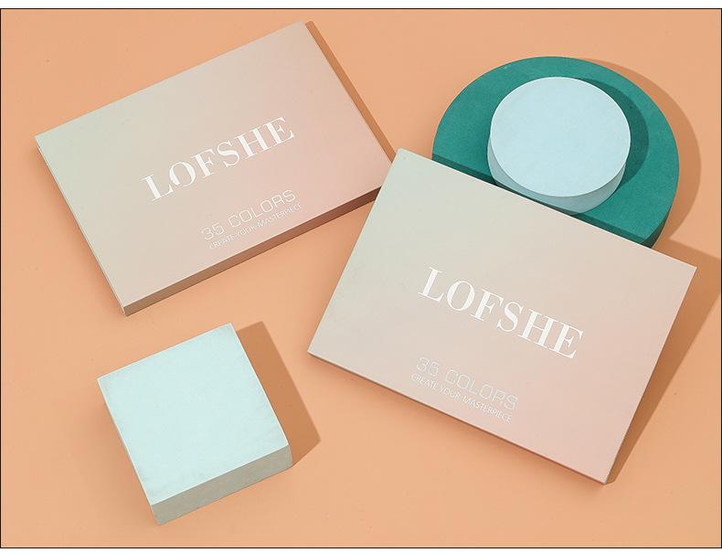 35 colour, bright, brush, eye shadow integrated disc.